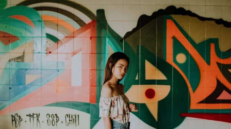 Photo Cracked tiles