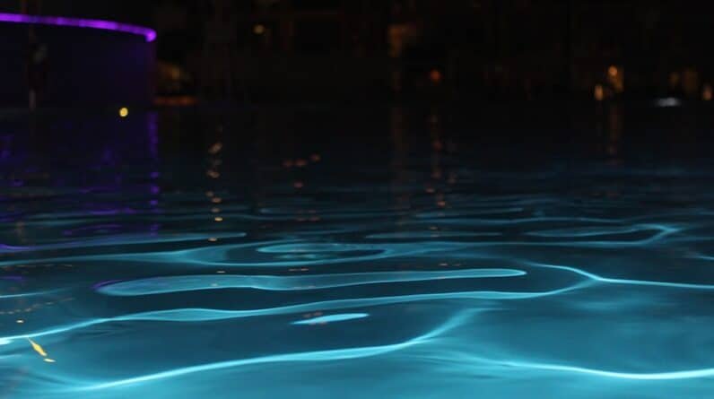 Photo "Mystical Moods: Illuminating Your Pool with Enchanting Lighting Designs"