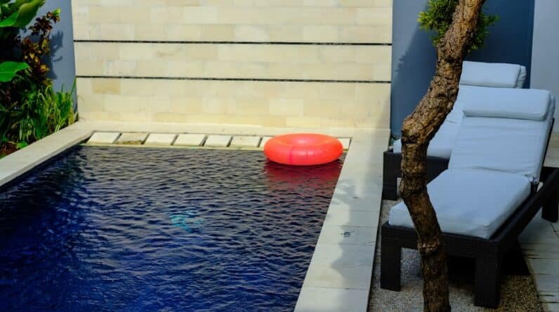 Photo "The Feng Shui of Pools: Harmonizing Water Elements with Your Home"