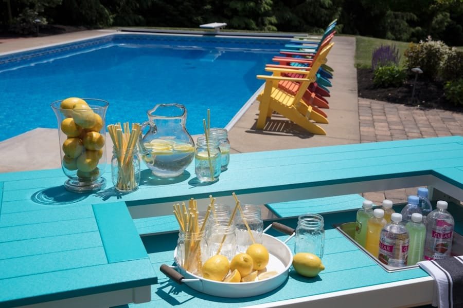 Photo "Sun, Sand, and Sip: Building the Perfect Poolside Bar Oasis"