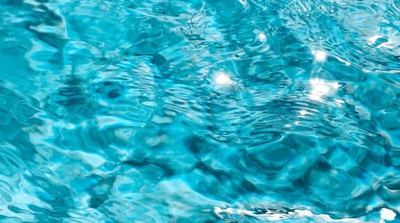 Photo "How Do Pool Builders Handle Issues Related to Pool Water Clarity and Transparency?"