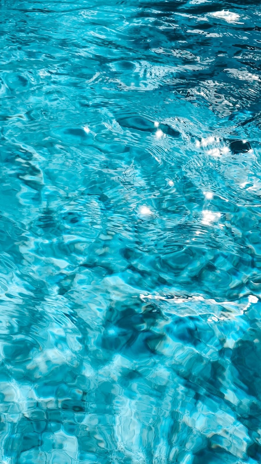 Photo "How Do Pool Builders Handle Issues Related to Pool Water Clarity and Transparency?"