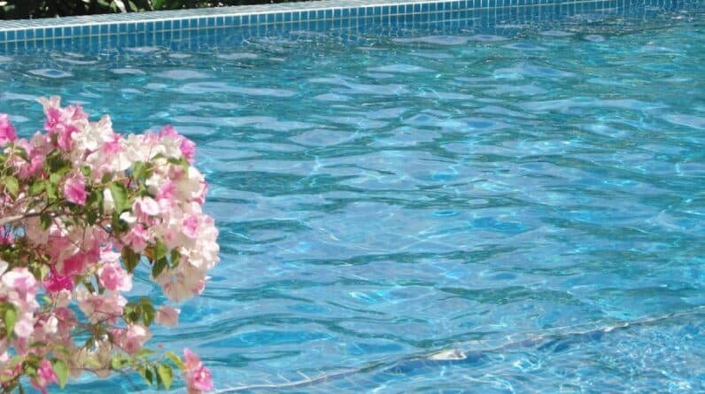 Photo "How Can I Choose the Right Pool Design That Complements My Home and Lifestyle?"