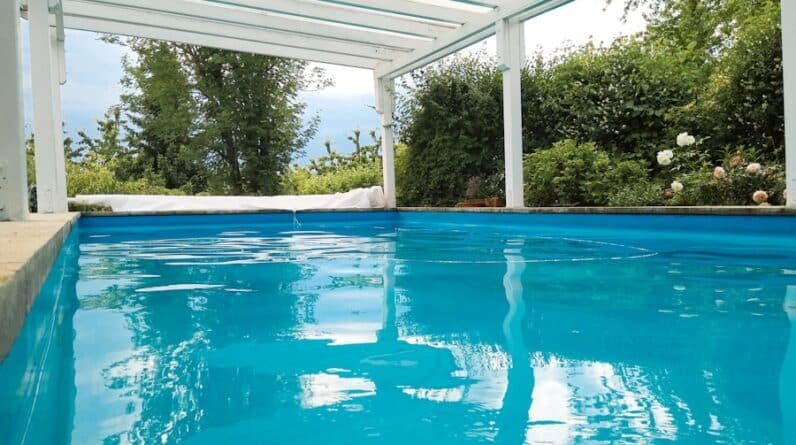 Photo "Can Pool Construction Be Coordinated with Other Home Renovation Projects for Efficiency?"