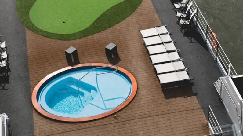 Photo "Are There Any Specific Design Trends or Styles Dominating the Pool Construction Industry?"