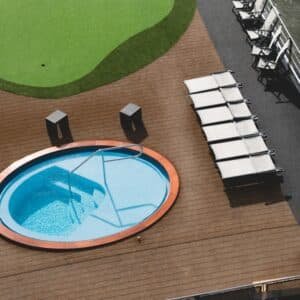 Photo "How Can Pool Construction Enhance Outdoor Acoustics for a More Immersive Experience?"
