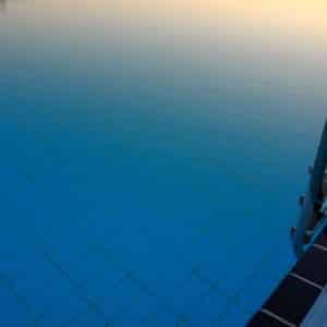Photo "Pools of the Future: Robotic Assistants and AI in Pool Maintenance"