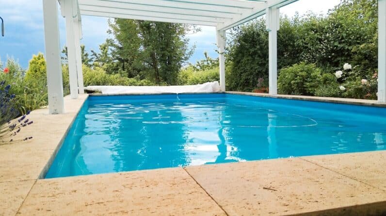 Photo "How Can a Pool Construction Project Be Aligned with a Homes Architectural Style?"