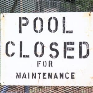 Photo "How Do I Keep My Pool Enclosure Clean?"