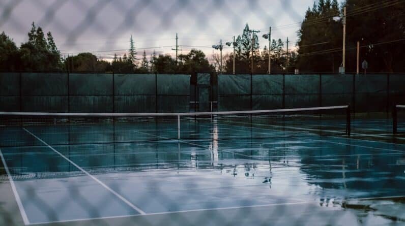 Photo "How Long Do Pool Cage Screens Last?"