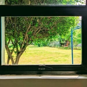 Photo "What is the best screen for a pool enclosure?"