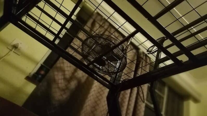 Photo "How Long Does It Take to Put Up a Pool Cage?"