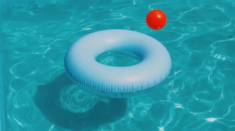 Photo "What Do I Need to Put in My Pool Every Week?"