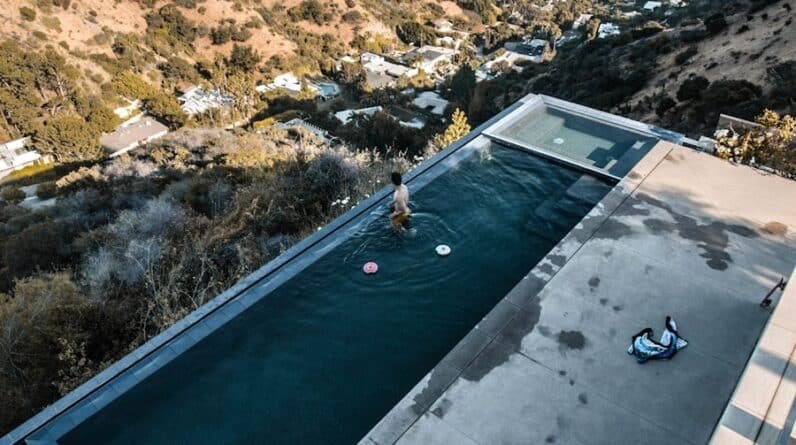 Photo "How Do You Treat an Above Ground Pool for the First Time?"