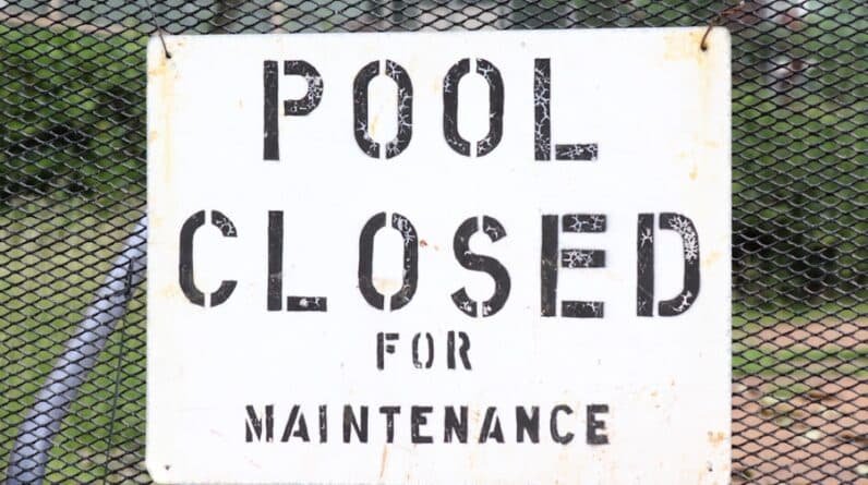 Photo "How Do Pool Builders Handle Issues Related to Pool Leaks and Water Loss?"