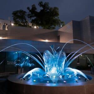 Photo "Pool Pioneers: Visionaries Shaping the Future of Aquatic Architecture"