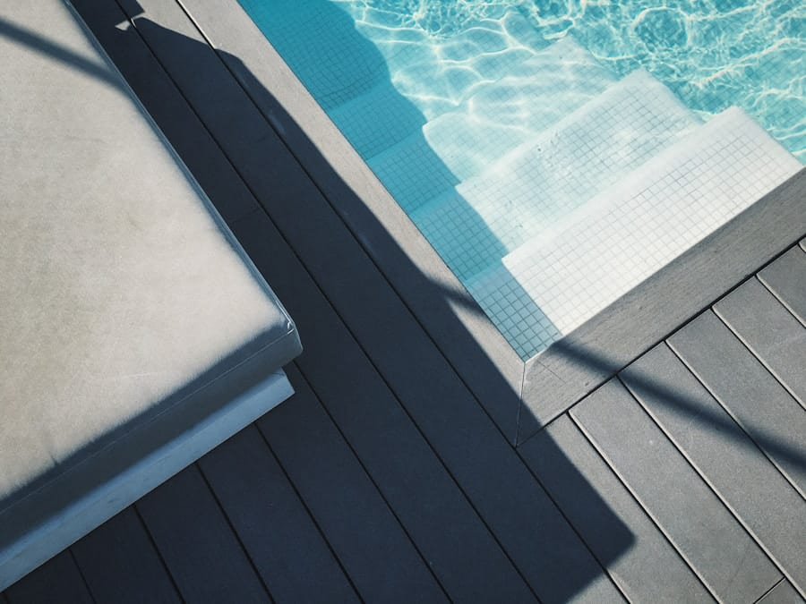 Photo "Can Pool Builders Provide Options for Pool Covers That Offer Protection from Debris and Sunlight?"