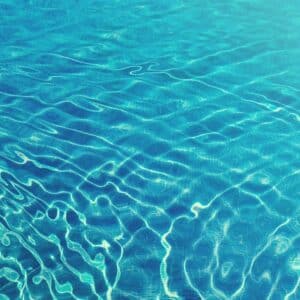 Photo Chlorine vs Saltwater Pool Maintenance