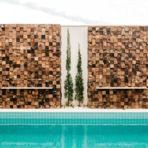 Photo Maintaining Pool Tiles and Grout