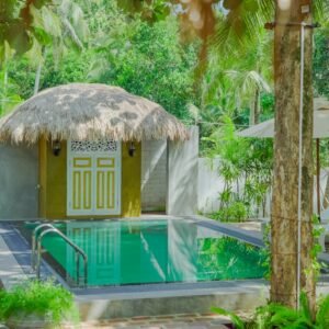 Photo Poolside Retreat