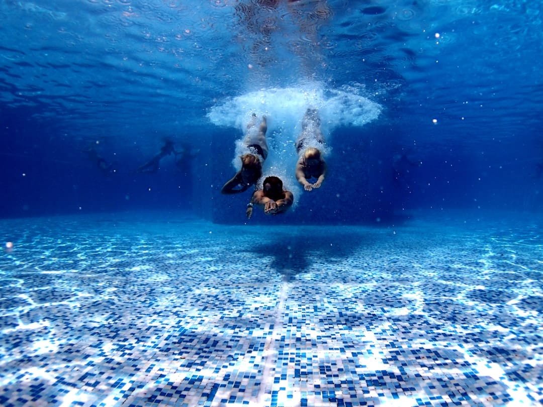Photo Pool Cleaning