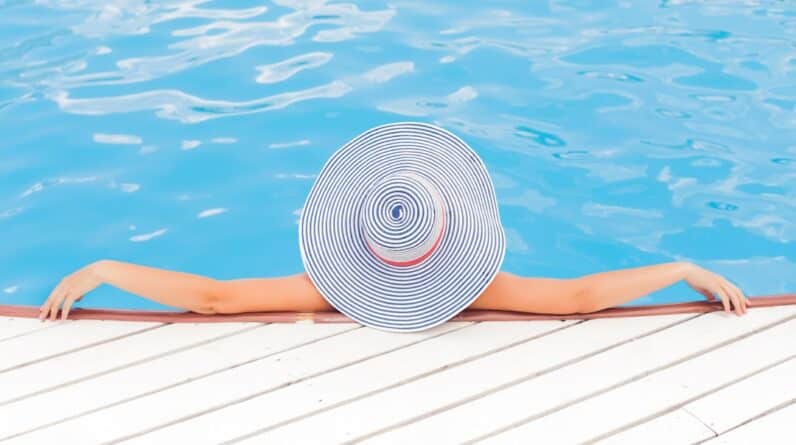 Photo Pool Cleaning Checklist
