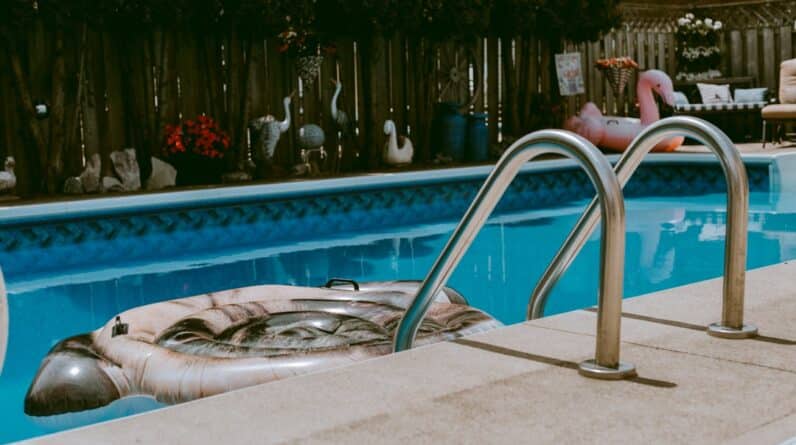 Photo Pool Maintenance