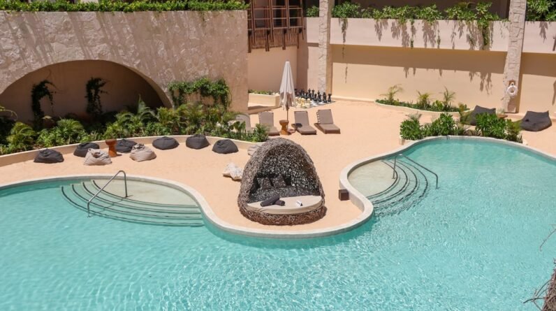 Photo Luxury Pool Builder