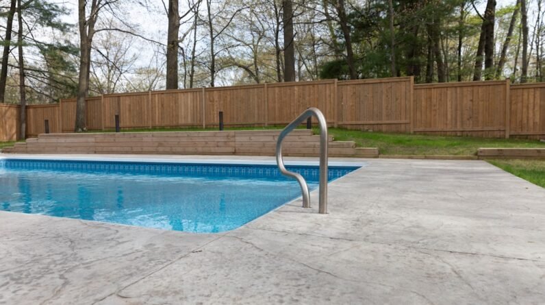 Photo Outdoor Living and Pool Builder